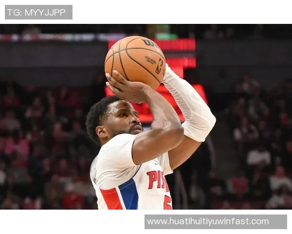 费尔斯上半场表现抢眼7号秀9投4中三分2中2贡献12分6板6助 费尔斯上半场表现抢眼7号秀9投4中三分2中2贡献12分6板6助