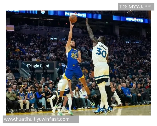 勇士战胜对手合砍33分库里与格林击掌瞬间成为海报焦点