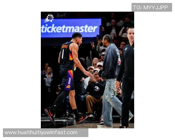 布克表达对杰伦格林复出的期待赞扬其努力与坚持